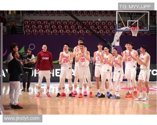 中华台北白队迎战伊朗队争夺亚洲篮球赛重要胜利的精彩对决